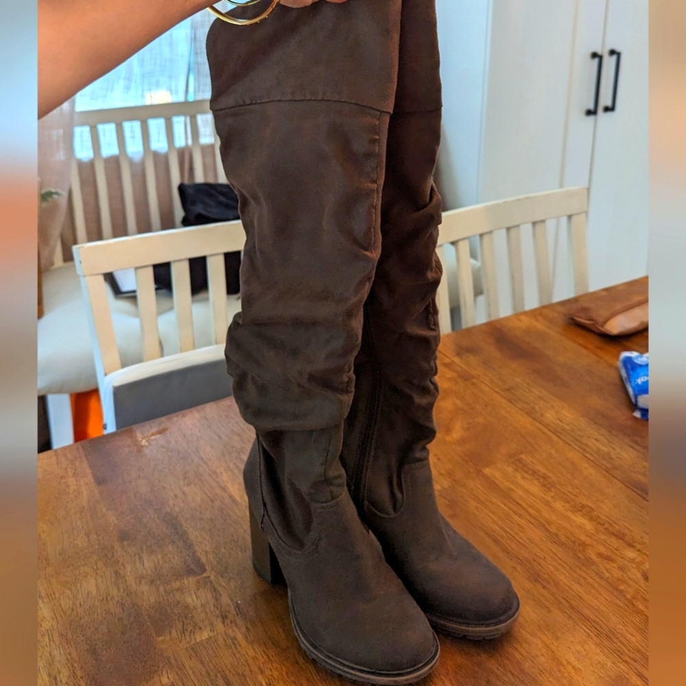 Seven dials brown boots size six